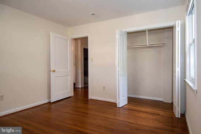 Building Photo - 6733 Gouthier Rd