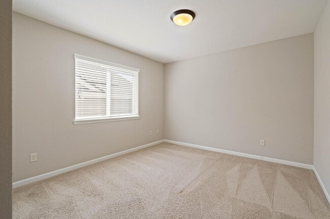 Building Photo - Spacious 4-bdrm/3-bath in North Bethany—Ga...
