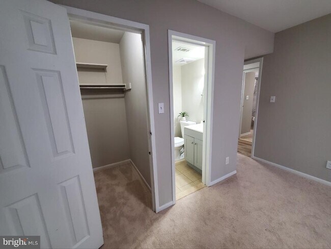 Building Photo - 11808 Breton Ct