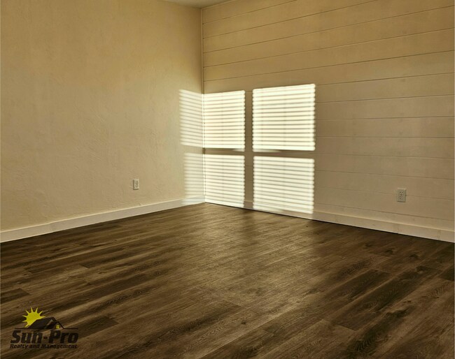 Building Photo - 5813 Spruce Creek Rd