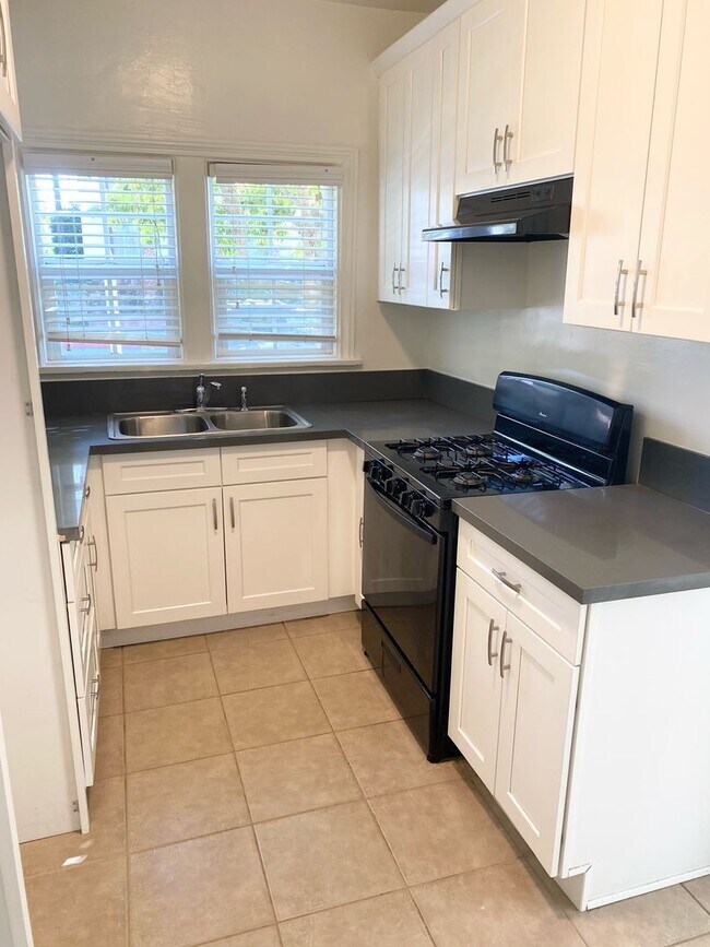 Building Photo - 1157 N Maryland Ave