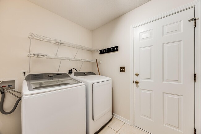 Building Photo - 4555 Wolf Track Ridge