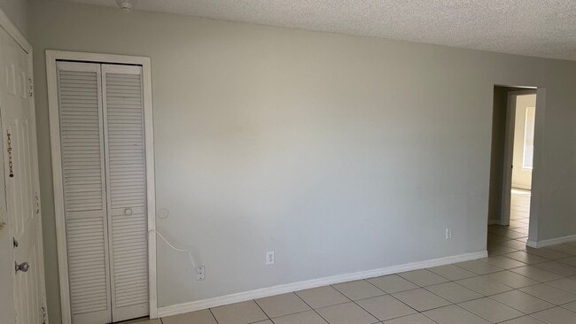 Building Photo - Two bedroom one bathroom, one car garage