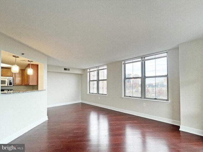 Building Photo - 11800 Sunset Hills Rd