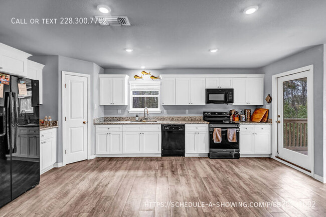 Building Photo - 18231 Mill Cove