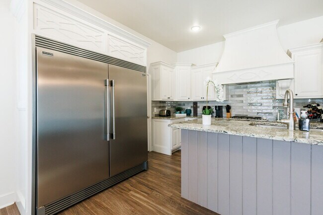 Building Photo - Luxury 4-Bedroom, 3-Bathroom Home in Kelse...