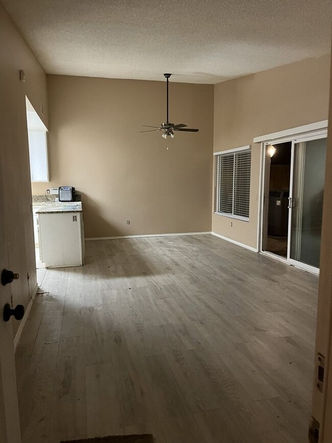 Building Photo - 3 BR 2 BA in Lake Elsinore $2395/month