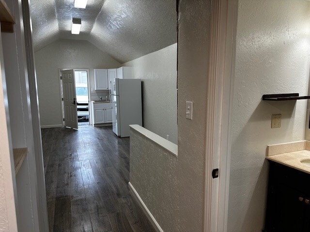 Building Photo - 306 E Olive St