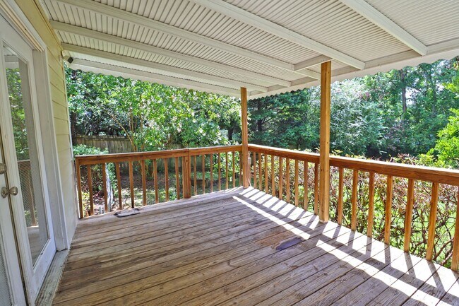 Building Photo - Charming Columbia Home Minutes to Fort Jackson!