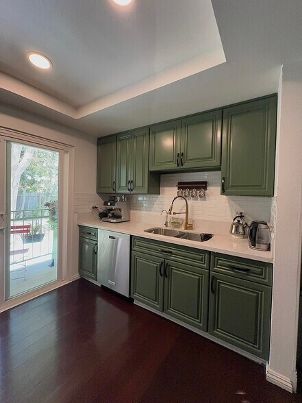 Building Photo - 6444 Cavalleri Rd