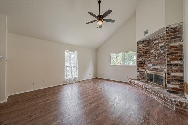 Building Photo - 227 Glencairn Ct