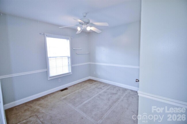 Building Photo - 1491 Mayfair Dr