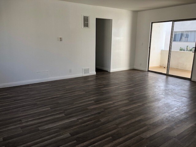 Building Photo - 12351 Oxnard St