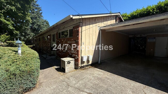 Building Photo - 2024-910MF