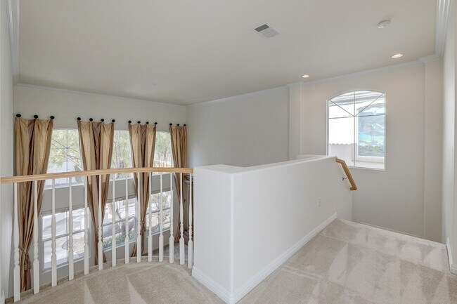 Building Photo - Beautiful 4Bd, 4Bth home in Guard Gated Community near Tivoli Village.