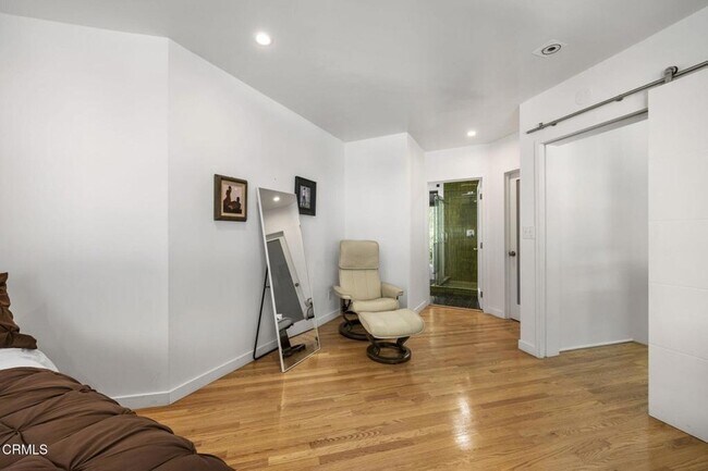 Building Photo - 3551 Dixie Canyon Pl