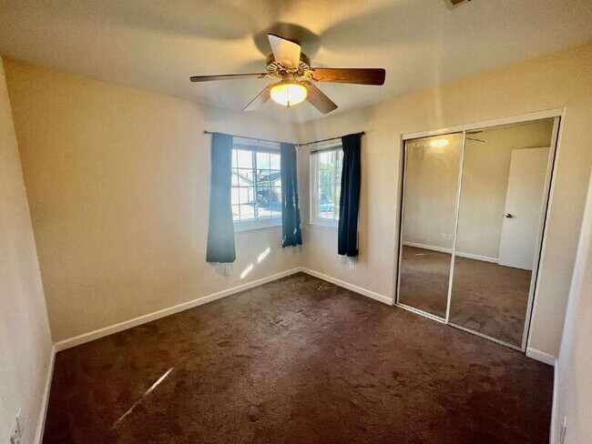 Building Photo - 1180 Camellia Ln