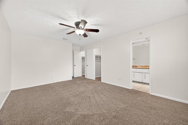 Building Photo - 21318 Park Brook Dr