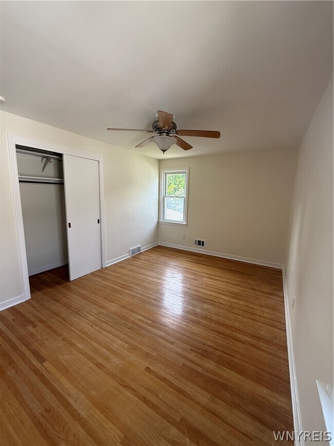 Building Photo - 113 Argyle Ave