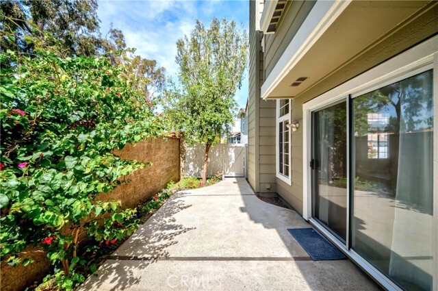 Building Photo - 2182 Avocado Dr