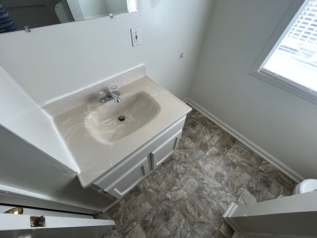 Building Photo - 1300 Green St