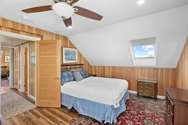 Building Photo - 43 Oceanside Dr