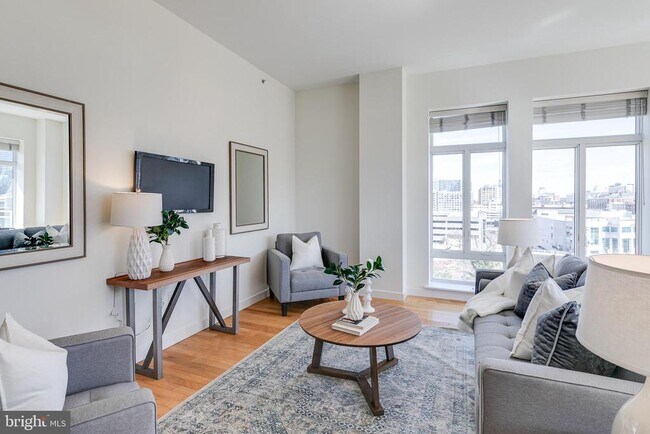 Building Photo - 1900 Hamilton St