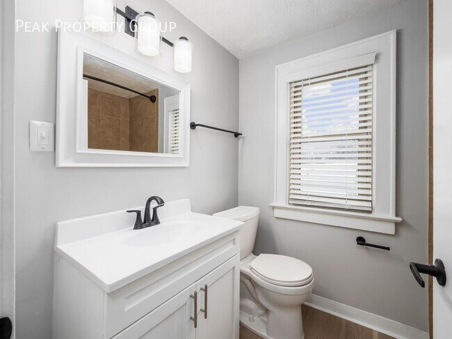 Building Photo - 1000 King Ave