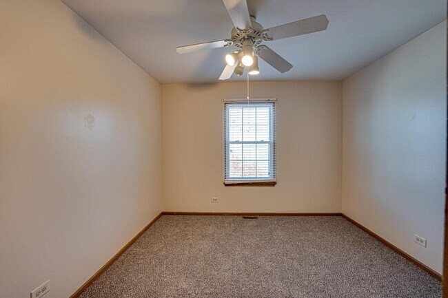 Building Photo - 196 Park Ridge Ln
