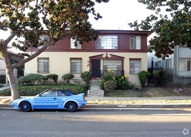 Primary Photo - 4818 Coliseum St