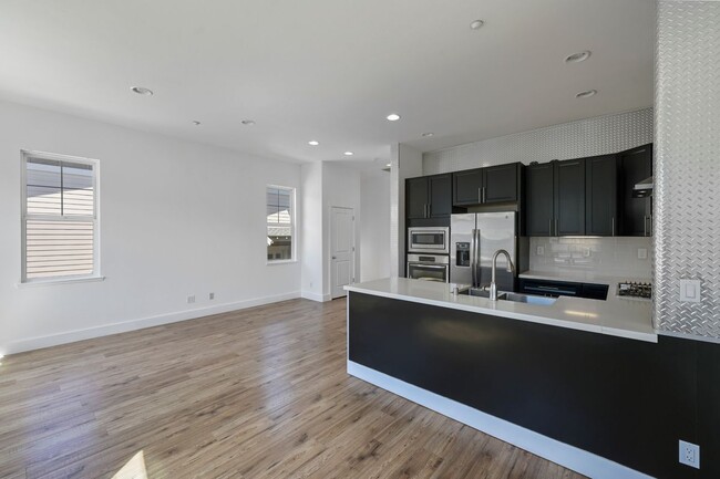 Building Photo - 12 Merrydale Ct
