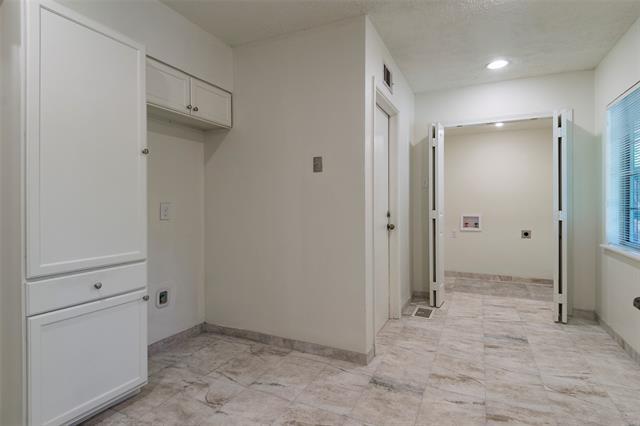 Building Photo - 4023 Park Ln