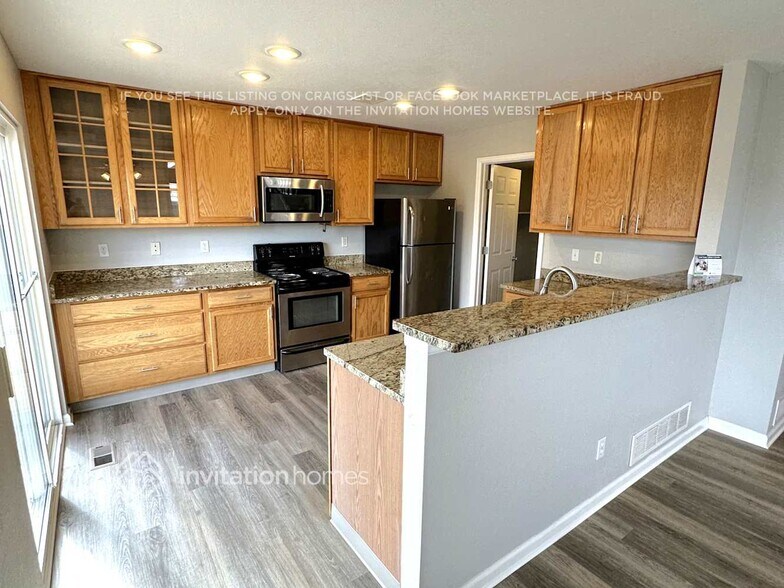 Building Photo - 2420 S Halifax Way