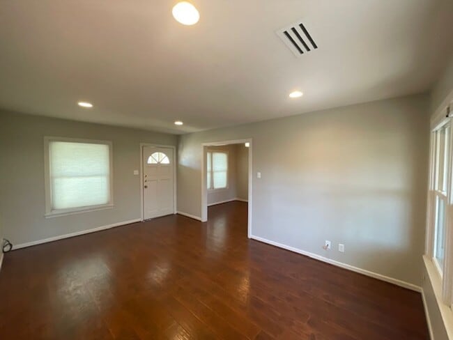 Building Photo - Beautiful 2 Bed / 1 Bath Home – Prime Location