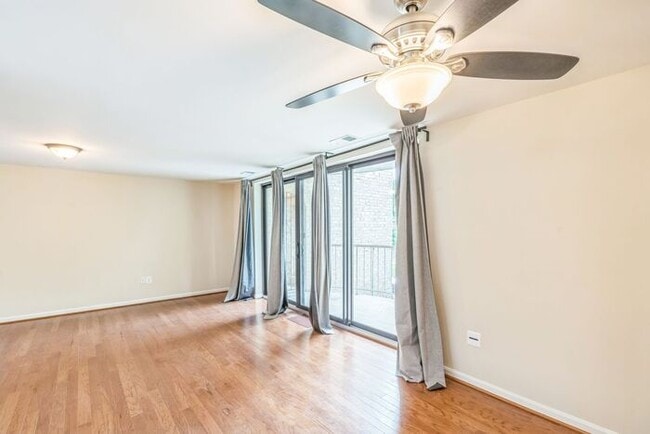Building Photo - 3309 Huntley Sq Dr