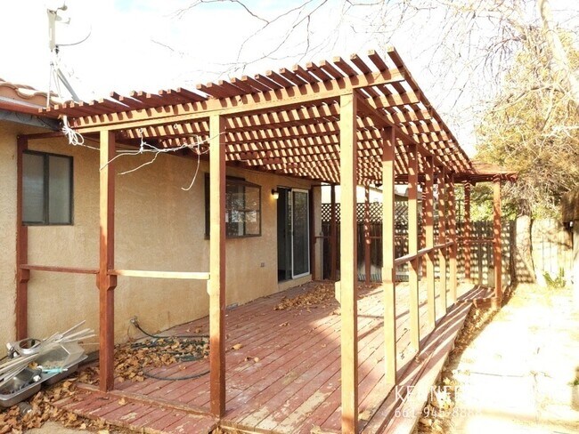 Building Photo - 14212 Avon Dr
