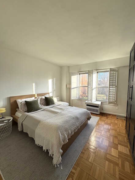 Building Photo - 2500 Q St NW