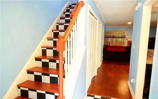 Building Photo - 852 Glynn Oaks Dr