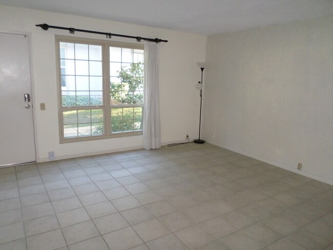 Building Photo - UTC 3 bedroom Townhome