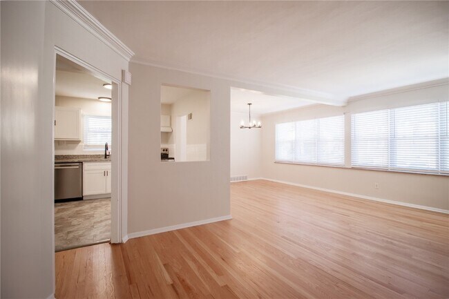 Building Photo - 7240 Balson Ave