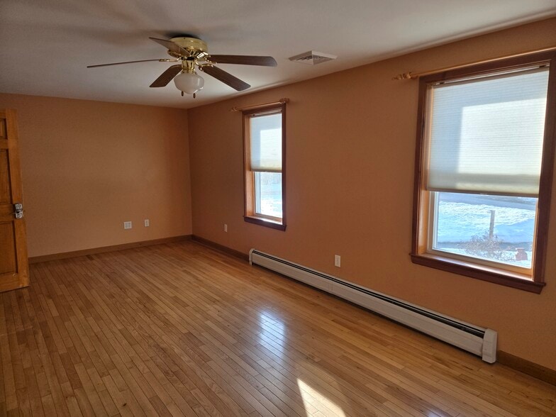 Building Photo - 2 Curt Rd