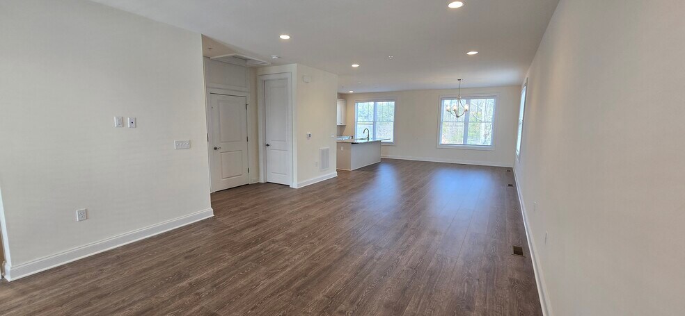 Building Photo - 1722 Old Brick Rd