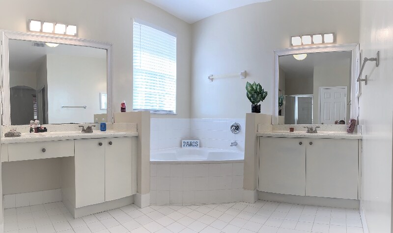 Building Photo - 14300 SW 159th Pl