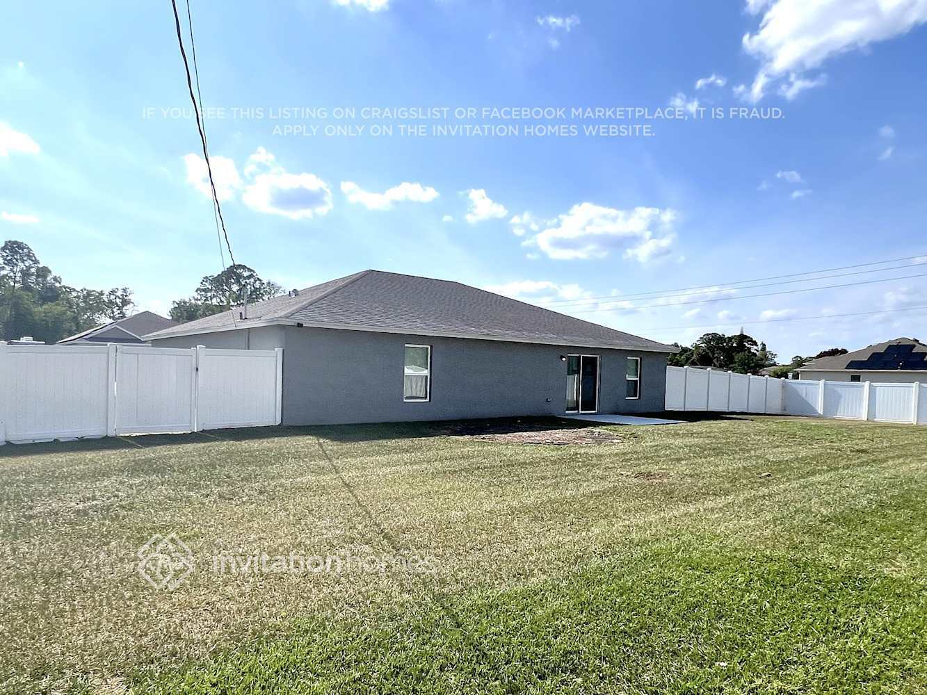 Building Photo - 373 NW Avens St