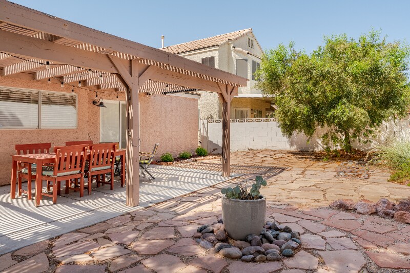 Building Photo - 8412 Surfs Up Dr