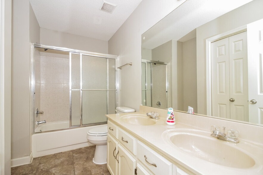 Building Photo - 405 Locust Grove Dr