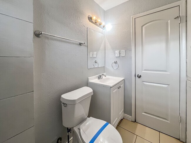 Building Photo - Charming 3-Bed Home in North Ridge Estates Mesquite