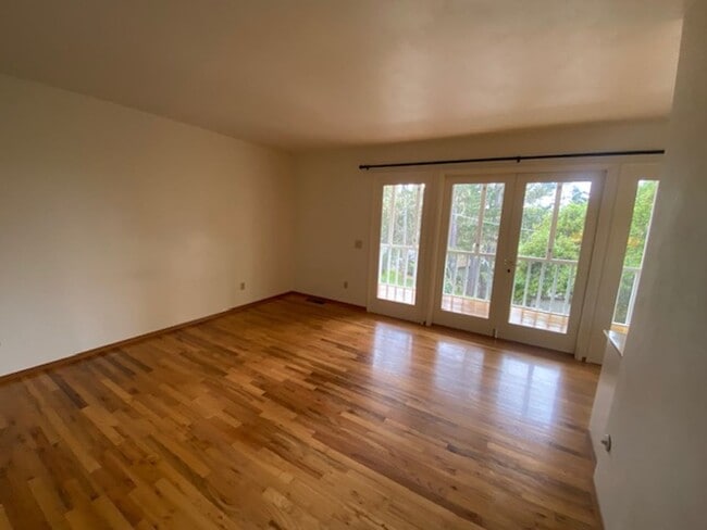 Building Photo - 3093 Hermitage Rd