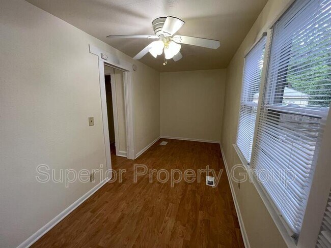 Building Photo - 2507 E Johnson St