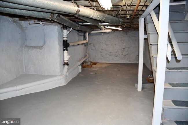 Building Photo - 5623 Walton Ave